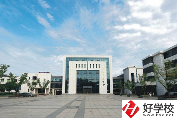 衡陽市高級技工學校位置在哪里？校園環(huán)境怎么樣？